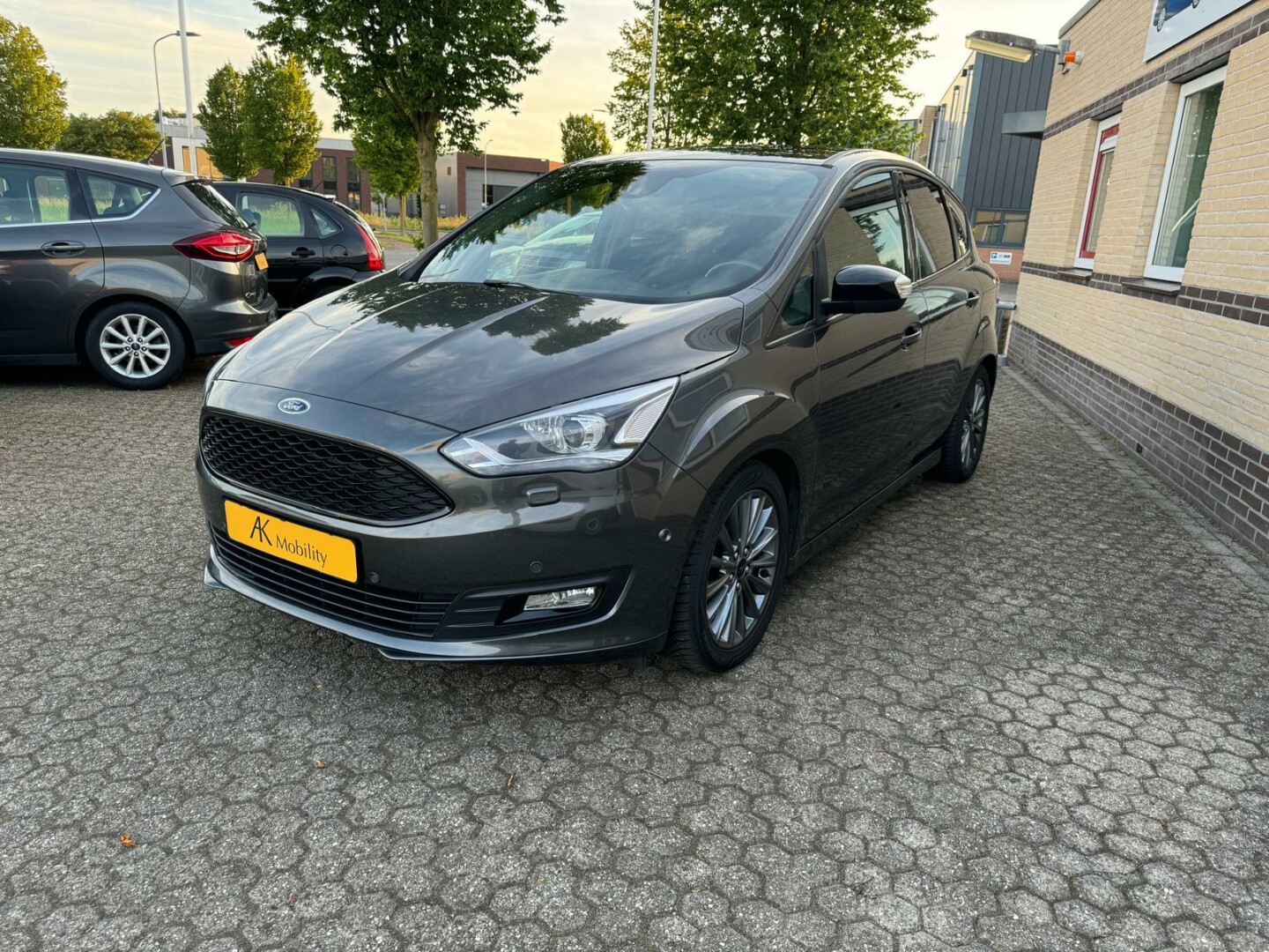 Ford-C-MAX-1