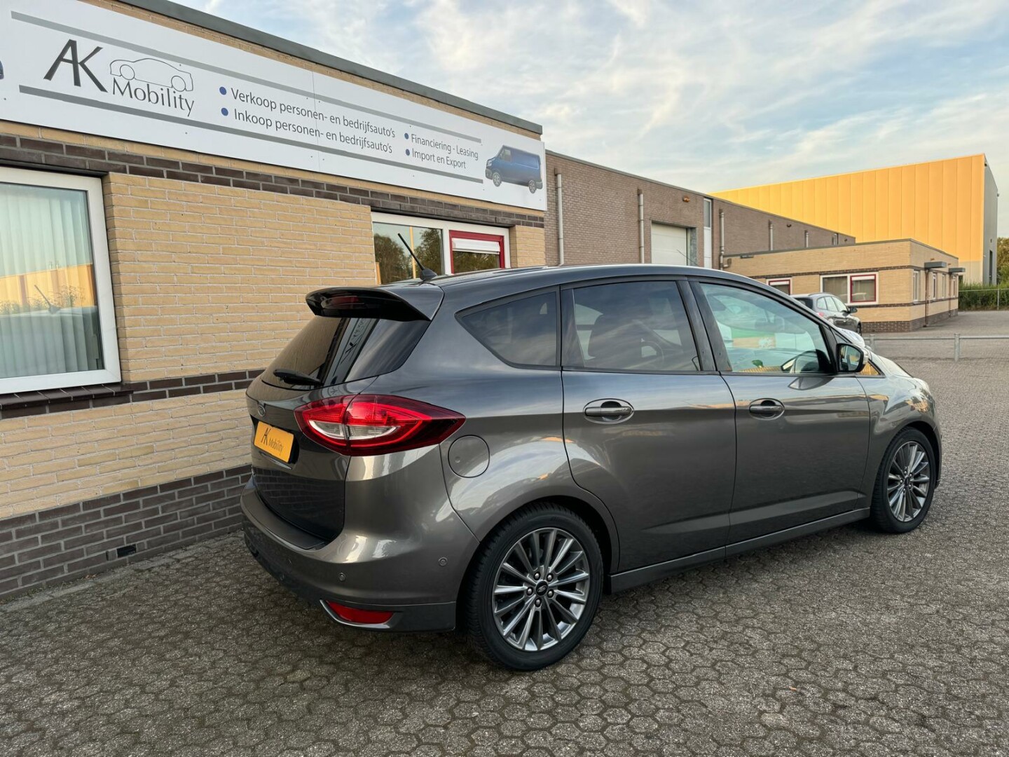 Ford-C-MAX-2