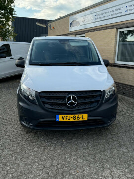 Mercedes-Benz-Vito-1